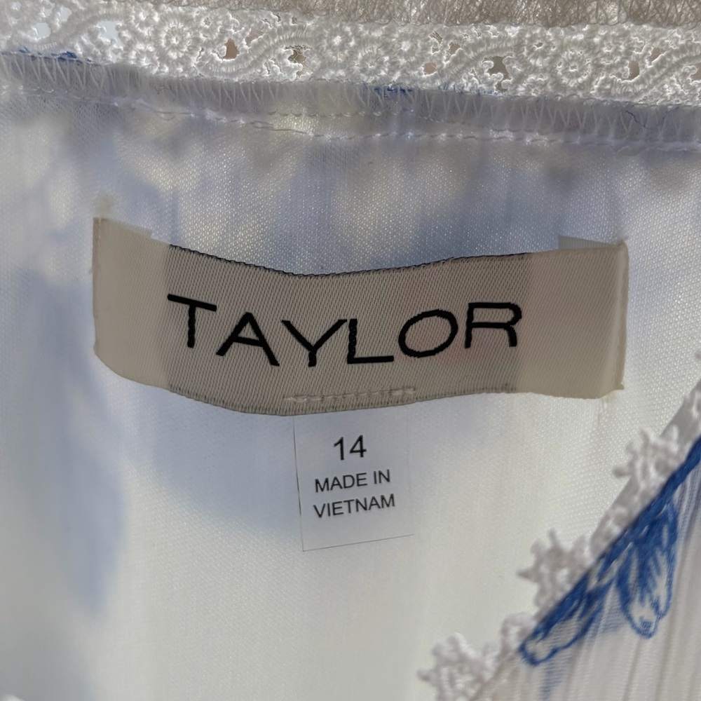 🆕🦋Taylor Blue&White Floral Lace Maxi Dress Romantic Cottagecore Size 14 Romantic - Picture 15 of 17